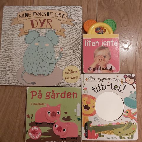 4 fine barnebøker: 1 med lyd, 1 med rangle, 1 med speil.