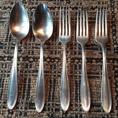 Gamle skjeer og gafler Oneida Community plate, sølvplett