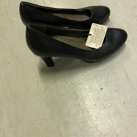 Nye pumps med hel strl 38