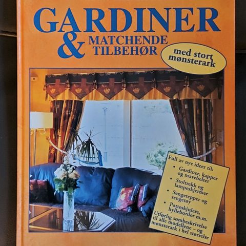 "Gardiner & matchende tilbehør" av Reidun Lier Eckhoff
