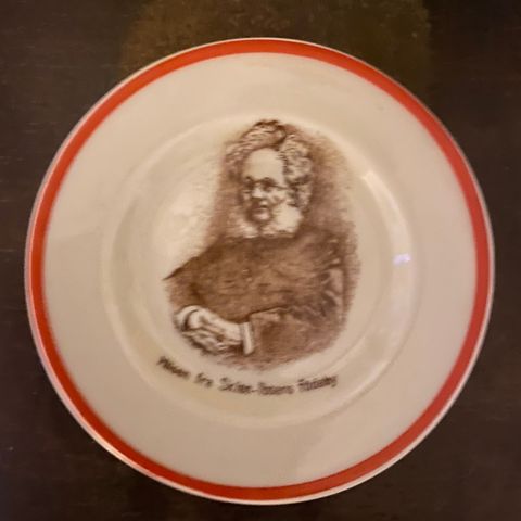 Porsgrunn Porselen skål med motiv av Henrik Ibsen selges