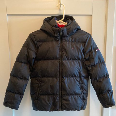 Tommy Hilfiger Essential Down Jacket svart- Gutt st 140