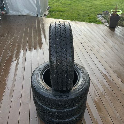 vinter dekk med pigg 195/70R15C