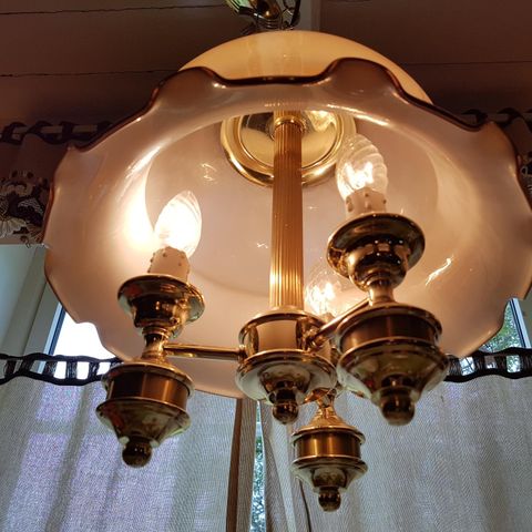 1Taklampe og 2 vegglamper i lusterglass, fra de gode gamle dager.....