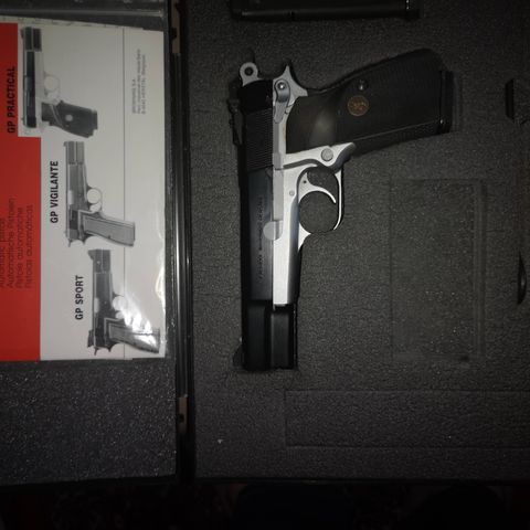 Browning 9 mm. Pistol