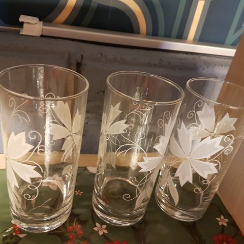 Kule eldre Retro glass selges til kun kr 20 pr stk