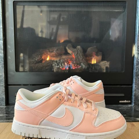 Nike Dunk Low Pale Coral 36.5