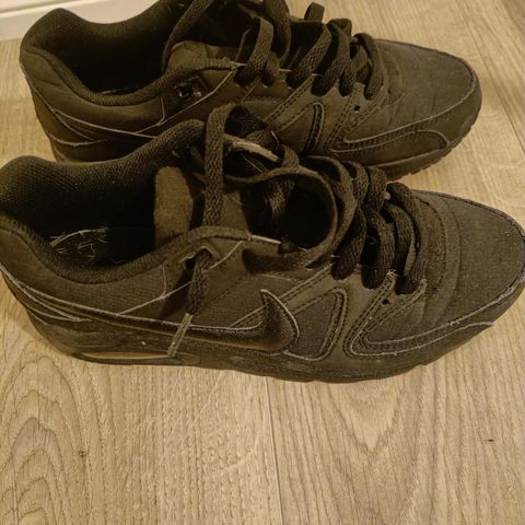 Nike air. Sort. Veldig lite brukt