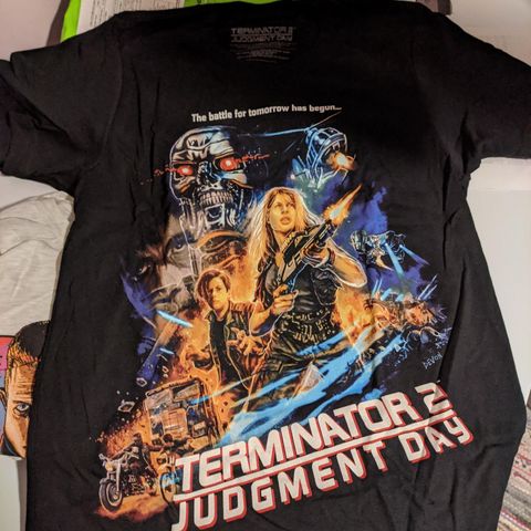 Terminator 2 - CavityColors t-skjorter