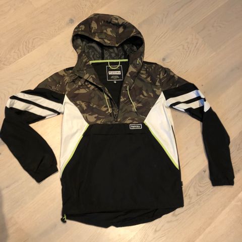 Tøff Superdry anorakk str Small