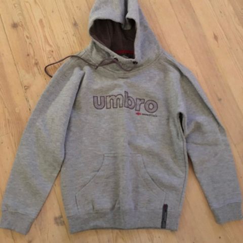 Umbro hettegenser