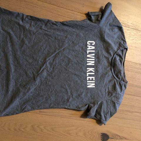 Calvin Klein t shirt