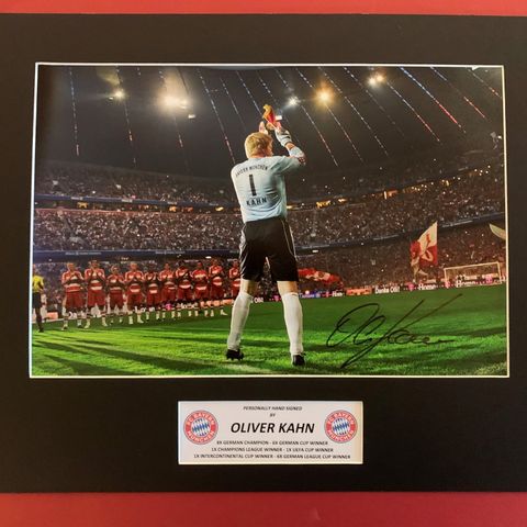 OLIVER KAHN - BAYERN MUNCHEN - SIGNERT BILDE MED EKTEHETSBEVIS/COA