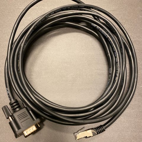 Seriell til RJ45 kabel