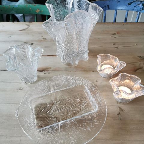 Div Furu fra Hadeland Glassverk, vaser, telysestake og fat, selges.