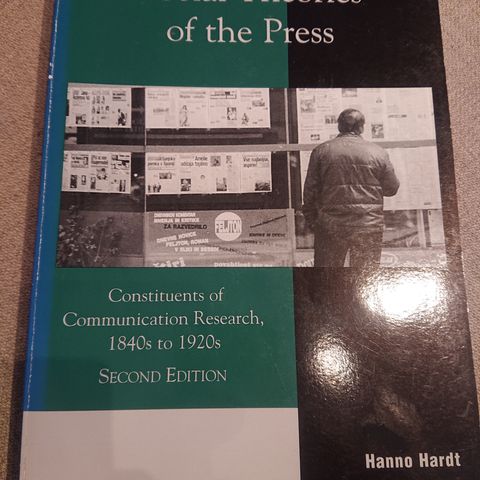 Social theory of the press av Hanno Hardt