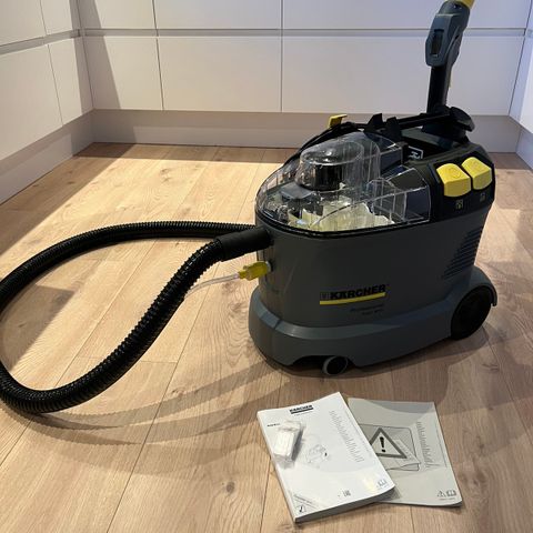 Karcher Puzzi 8/1 c professional / tekstilrens til leie