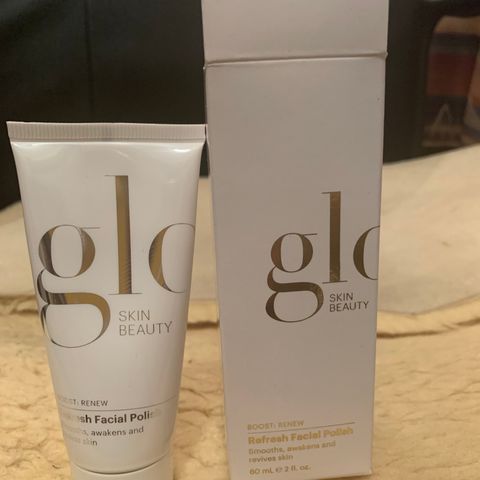 Ny GLO Skin Beauty Refresh Facial Polish 60 ml selges
