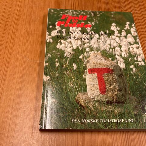 DEN NORSKE TURISTFORENINGS ÅRBOK 1985