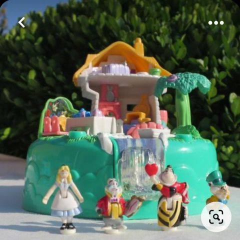 Polly Pocket fra 90-tallet ønskes kjøpt.