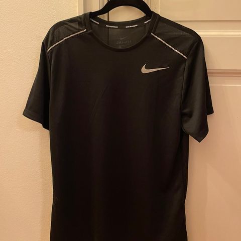 Nike Running Dri-Fit t-skjorte str. S