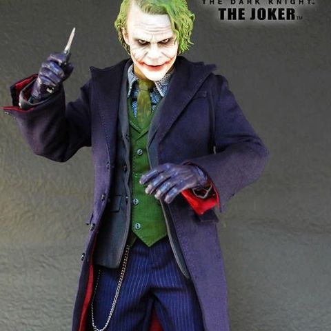 Hot Toys. The Dark Knight Joker MMS68 ,1/6..