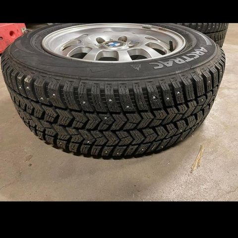 BMW Vinterdekk på felg 5x120 - 195/65 R15 4stk