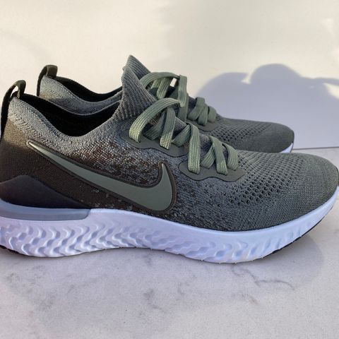 NYE! Utrolig fine, lette, praktiske, gode Nike sko Epic react flyknit 2 str 40.