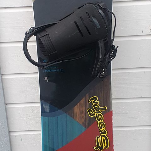 K2 87 Snowboard (150 cm) inkl. bindinger - tilnærmet nytt