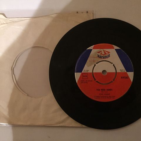 EYDIE GORMÈ / YOU NEED HANDS - 7" VINYL SINGLE