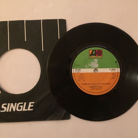 ROBERTA FLACK /KILLING ME SOFTLY WITH HIS SONG - 7" VINYL SINGLE