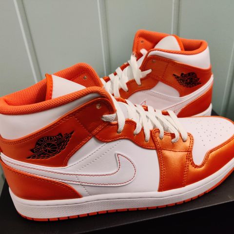 AIR Jordan 1 Mid se Electro orange