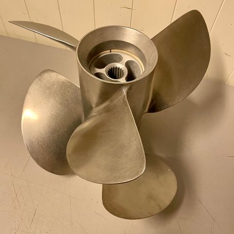 NYRENOVERTE VOLVO PENTA F7 PROPELLER - STÅL