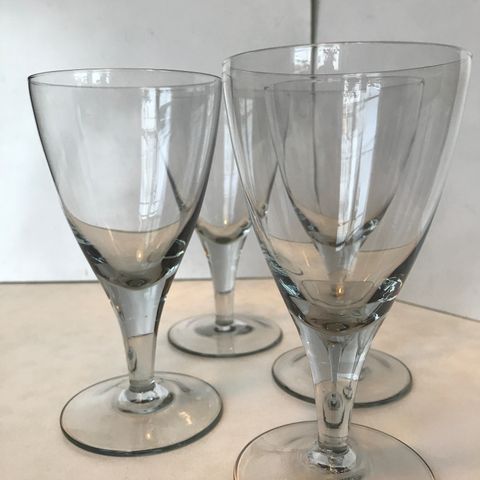 4 sotfarget Napoleon rødvinglass (Hadeland)