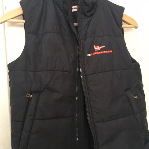 Luna Rossa Prada vest