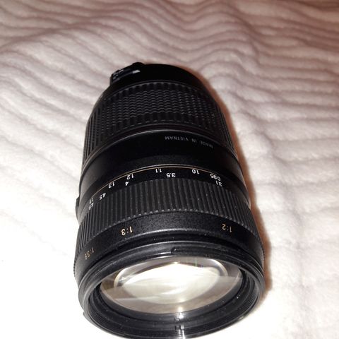Tele macro Tamron lens 70-300mm for Nikon
