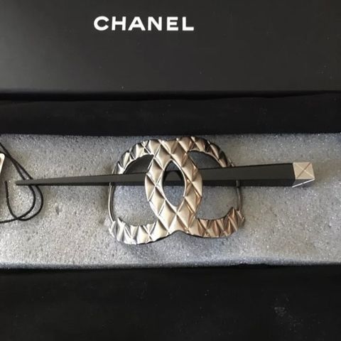 Chanel Runway 2015 Quilted Silvertone  CC Logo Hairclip