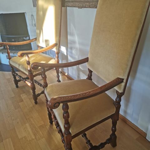 2 Vintage stoler i renessanse stil