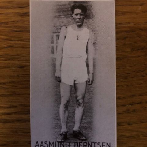 Asmund Berntsen NM Høibråten 10000 friidrett sigarettkort 1930 Tiedemanns