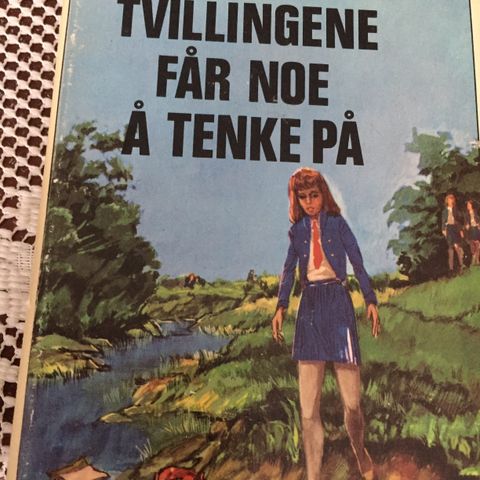 Tvillingene får noe å tenke på.  Enid Blyton