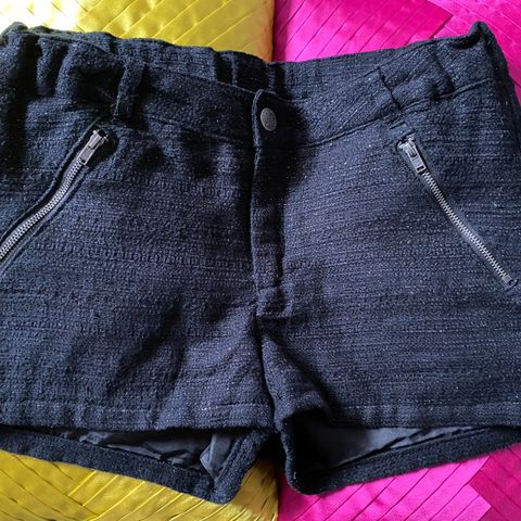 Hotpants pynte-shorts i sort Str 12-14 år