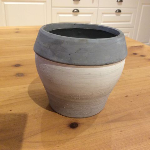 Potteskjuler i keramikk.