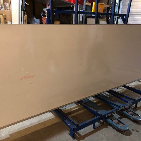 1 stk Whiteboard tavle - magnettavle - 330x120 cm - BRUKTE KONTORMØBLER -