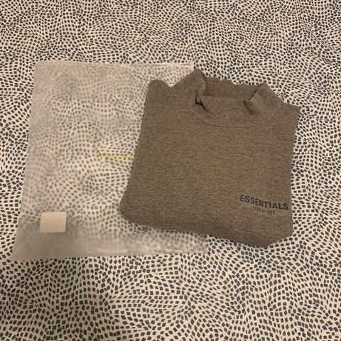 Fear of god Essentials Grey mock neck