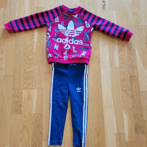 Selges adidas joggedress.