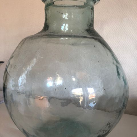 Stor lysegrønn vase 