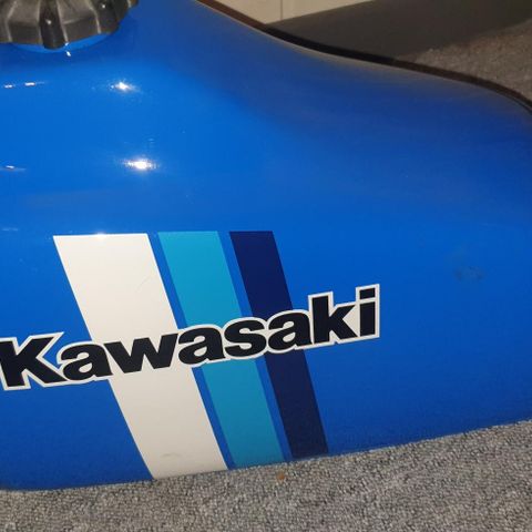 Kawasaki KE 125 tank NOS