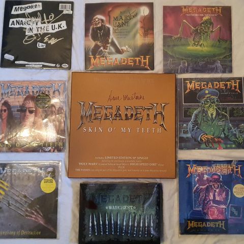 Vinyler signert av D Mustaine.