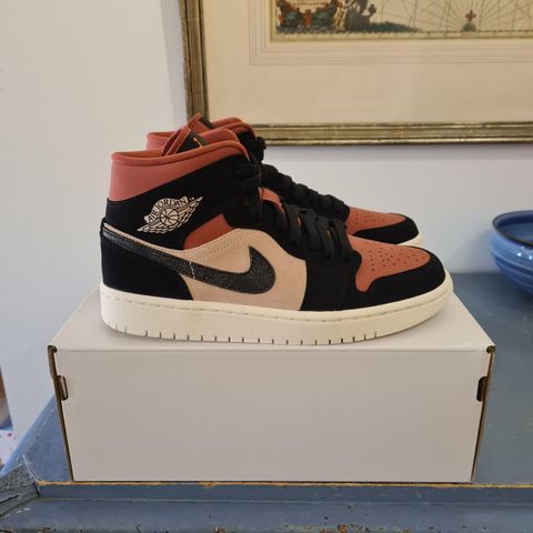 Ubrukte Jordan 1 Mid Canyon Rust 38,5