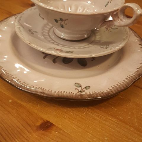Søtt vintage te-servise i keramikk